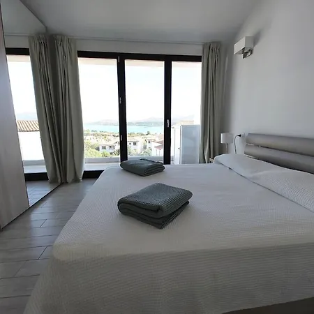 Atemberaubendes Familien-penthouse Mit Meerblick By Interhome * Cannigione