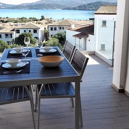Atemberaubendes Familien-penthouse Mit Meerblick By Interhome * Cannigione