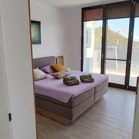 Atemberaubendes Familien-penthouse Mit Meerblick By Interhome Apartment