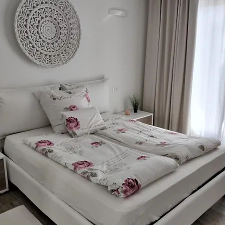 Atemberaubendes Familien-penthouse Mit Meerblick By Interhome *