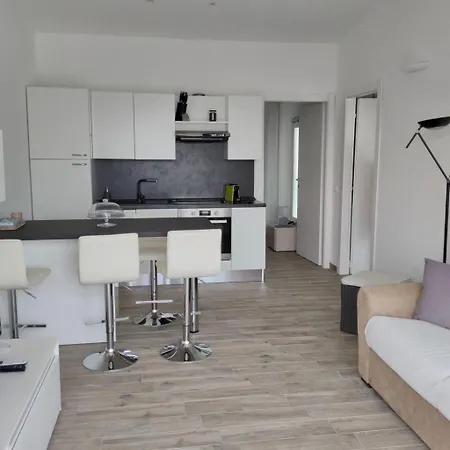 Apartamento Atemberaubendes Familien-penthouse Mit Meerblick By Interhome Cannigione