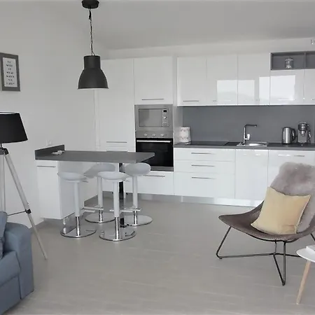 Atemberaubendes Familien-penthouse Mit Meerblick By Interhome Apartment