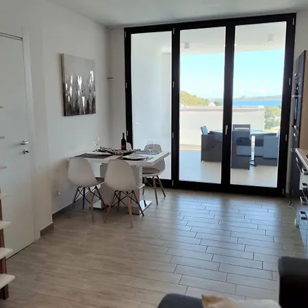 Apartment Atemberaubendes Familien-penthouse Mit Meerblick By Interhome *